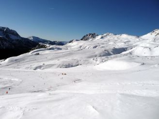 Passo San Pellegrino (Alpe di Lusia-Three Valleys) Ski Resort 